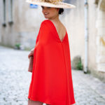 Lire la suite à propos de l’article La robe cape : l’élégance incarnée pour la maman de la mariée ou du marié